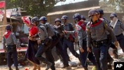 ပင်မကျောင်းသားသပိတ် အကြမ်းဖက်နှိမ်နင်းခံရစဉ် (မတ်လ ၁၀ ရက် ၂၀၁၅)