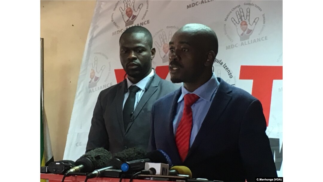 Nelson Chamisa, Zimbabwe’s opposition leader, talks to reporters in Harare, Aug. 20, 2018.