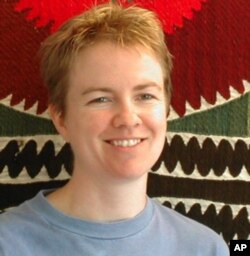 Lora Adams, O'zbekiston haqida "Maftunkor Davlat" kitobi muallifi, Garvard Universitetida Markaziy Osiyo bo'yicha dars beradi