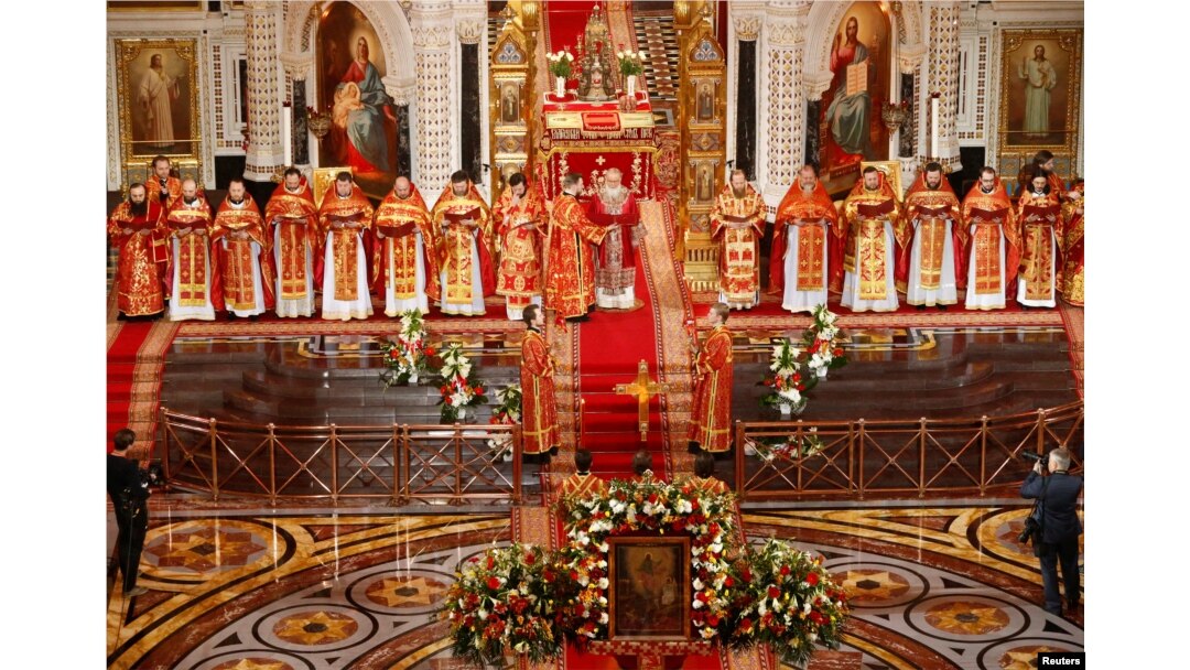 Patriarch Kirill, the head of the Russian Orthodox Church, conducts the Orthodox Easter service at the Christ the Saviour Cathedral in Moscow, Russia, April 16, 2017.