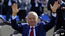 Islom Karimovning prezidentlikda qolishga haqqi yo'q, bu saylov - shou, deydi Salohiddin Usmonov, muxolifatchi, virtual-muqobil nomzodlardan biri 