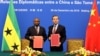 Ministro dos negócios estrangeiros sãotomense,Urbino Botelho, com o seu homólogo chinês, Wang Yi, concluindo hoje acordo em Pequim