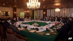 Pokiston, Afg'oniston, Xitoy va AQSh vakillari Tolibon bilan muloqotini qayta boshlash masalasida muzokara o'tkazmoqda, Islomobod, 11-yanvar, 2016-yil.