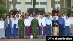  ဗိုလ်ချုပ်မှူးကြီးမင်းအောင်လှိုင် နဲ့ သတင်းမီဒီယာကောင်စီ အဖွဲ့ဝင်များတွေ့ဆုံ (သတင်းဓါတ်ပုံ- ဗိုလ်ချုပ်မှူးကြီးမင်းအောင်လှိုင် တရားဝင် ဖေ့စ်ဘုတ်)