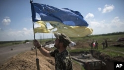 Український солдат на позції біля Донецька (архівне фото) 