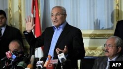 Thủ Tướng Ai Cập Ahmed Shafiq nói ưu tiên hàng đầu của Nội Các được quân đội hậu thuẫn của ông là tái lập an ninh và sinh hoạt bình thường cho đất nước