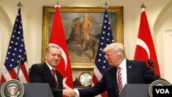 Tramp va Erdog'anning 2017-yil may oyidagi uchrashuvidan arxiv surat