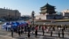 中國陝西西安民眾排隊接受新冠病毒檢測。 （2021年12月21日）