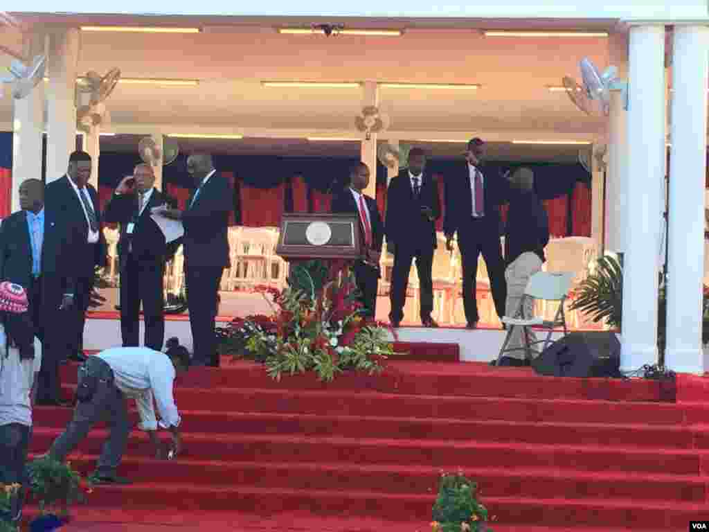 Preparations for President-elect Jovenel Moise's inauguration in Port-au-Prince, Haiti. (Photo: VOA Creole Service) 