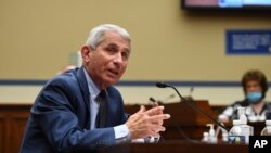 Doktè Anthony Fauci, mamm ekip espesyal La Mezon Blanch fòme pou jere lit kont kowonaviris la Ozetazini. 