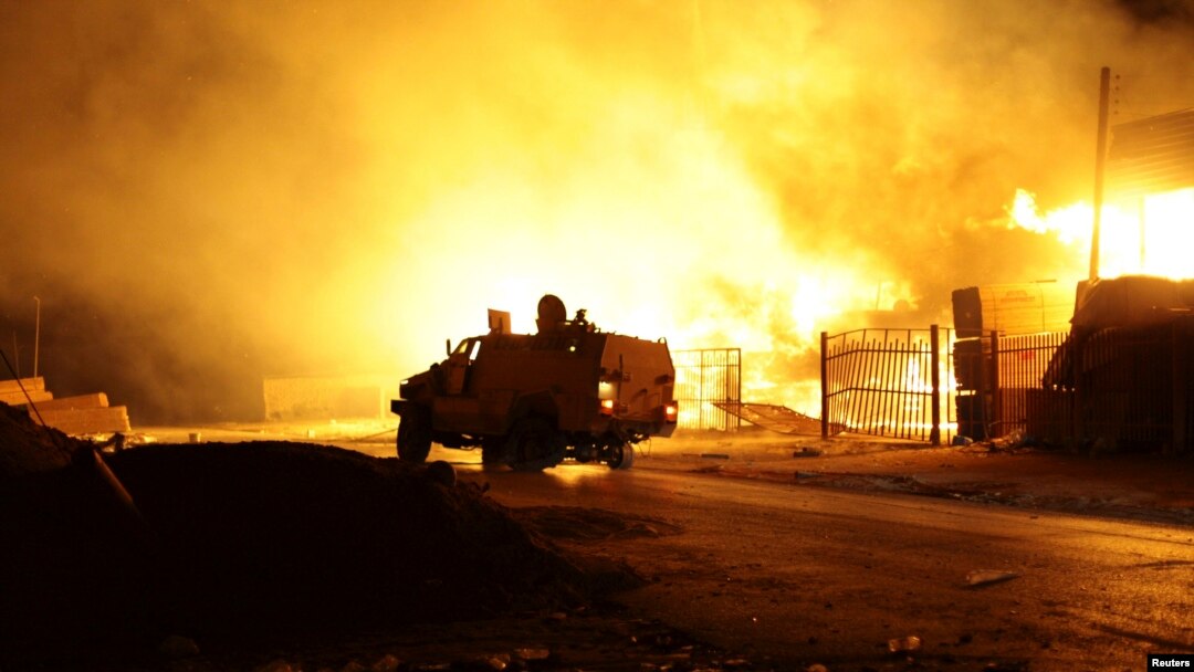 Rival militias fight near Tripoli, Libya, airport