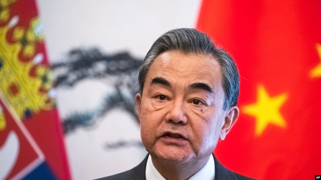 왕이 중국 외교부장.