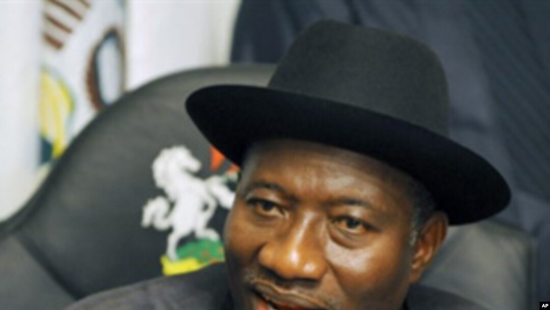 Nigerian President Goodluck Jonathan speaks during a press conference (file photo – 07 Dec 2010)