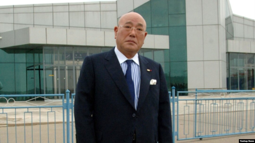 14일 평양에 도착한 일본 이지마 이사오 내각관방 참여. 조선중앙통신 보도.