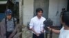 ဖေဖော်ဝါရီလ ၁၅ရက်နေ့က ကမာရွတ် ရုံးချိန်းတွင် တွေ့ရသော တကသ ကျောင်းသား
ခေါင်းဆောင်ကိုဇေယျာလွင်။ (NapolianHma/Facebook)