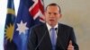 Thủ tướng Australia Tony Abbott phát biểu tại 1 cuộc họp báo chung với Thủ tướng Malaysia Najib Razak, ở Putrajaya, 6/9/2014.