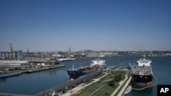 Meli za mizigo zikiwa kwenye bandari ya Romania ya Constanta