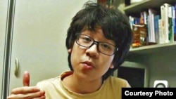 新加坡17歲藝人余澎杉拍片批評李光耀（蘋果日報圖片）