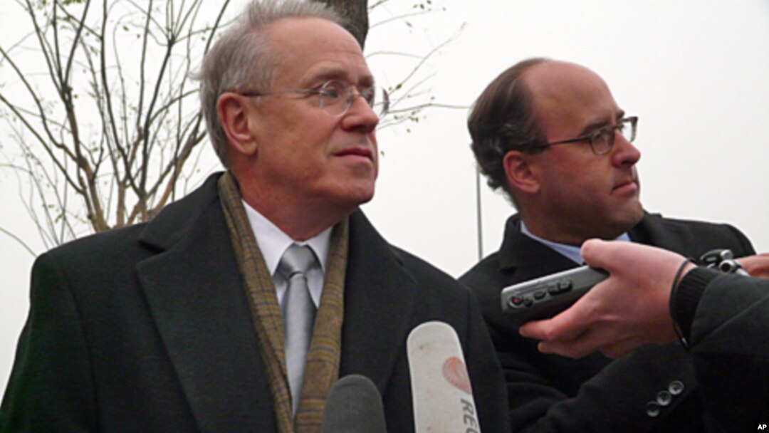 Robert Goldberg, the US embassy's deputy chief of mission, speaks to journalists outside the Beijing High People's Court