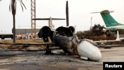 Tripolidagi hujumga uchragan Mitiga aeroporti, Tripoli, Liviya, 2020-yil, 10-may