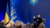 ปธน.โวโลดิเมียร์ เซเลนสกี แห่งยูเครน กล่าวในการเสวนา "Ukraine. Year 2025" ในกรุงเคียฟ ยูเครน 23 ก.พ. 2025 (Photo by Tetiana DZHAFAROVA / AFP)