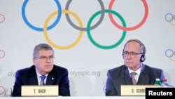 Xalqaro Olimpiya qo'mitasi rahbarlari Rossiyaga oid qarorni e'lon qilmoqda, Lozanna, Shveysariya, 2017-yil, 5-dekabr.